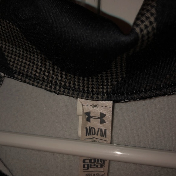 Under Armour 1/4 zip - Picture 3 of 6